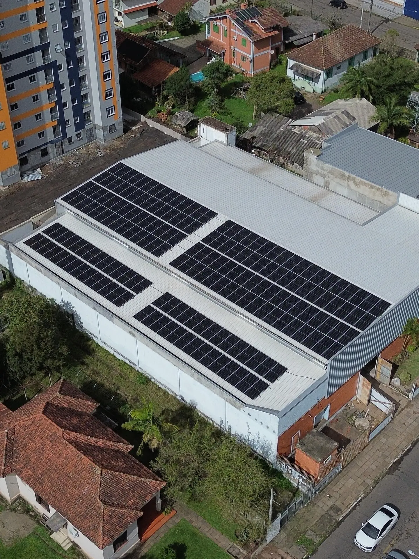 Painéis solares instalados em usina solar